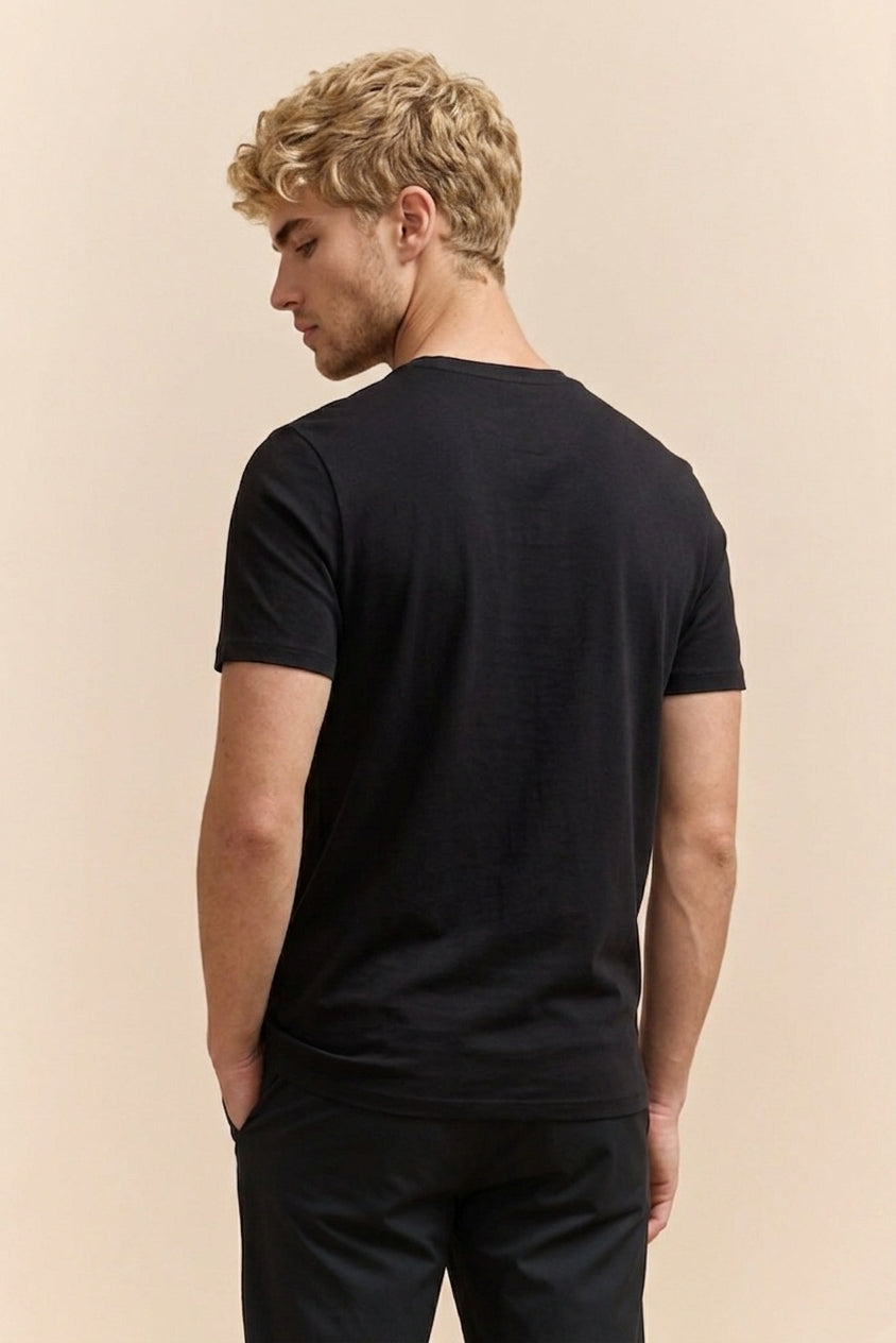 "Standard Fit Basic Black" t-shirt