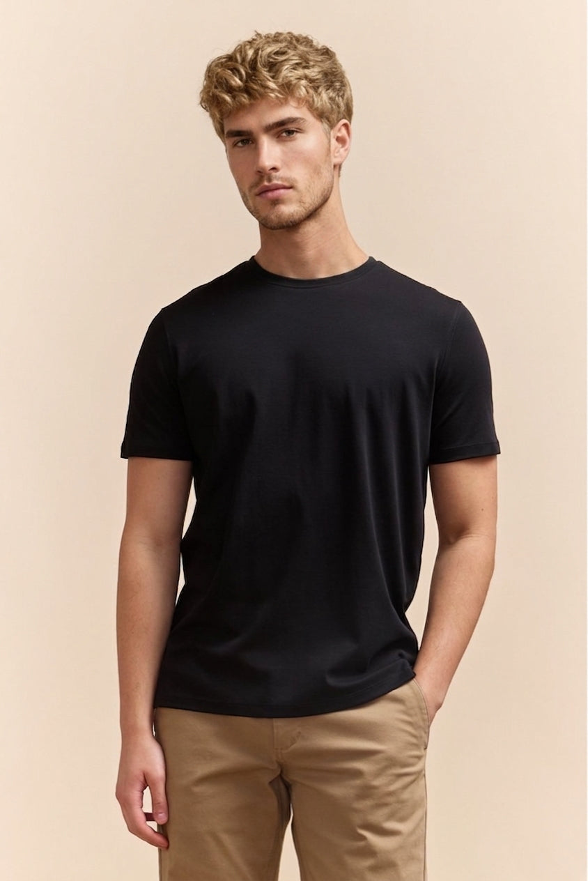 "Standard Fit Basic Black" t-shirt