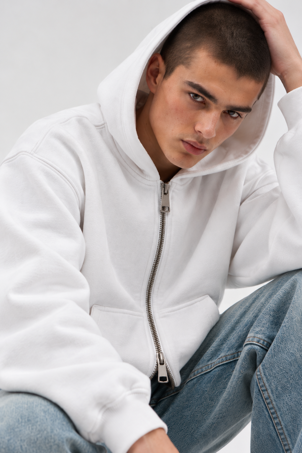 "Basic white" zip-up
