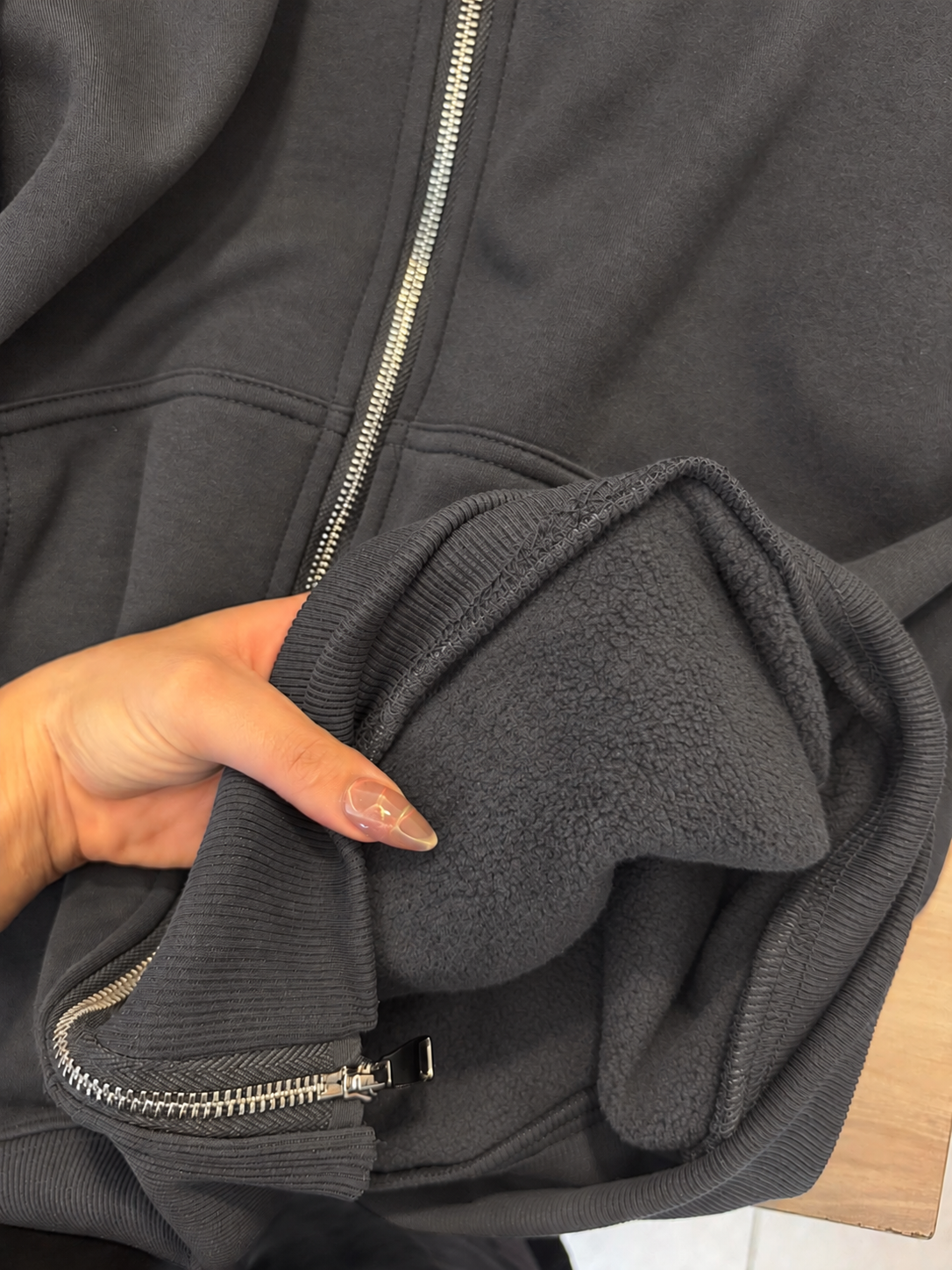 "Basic grey" zip-up